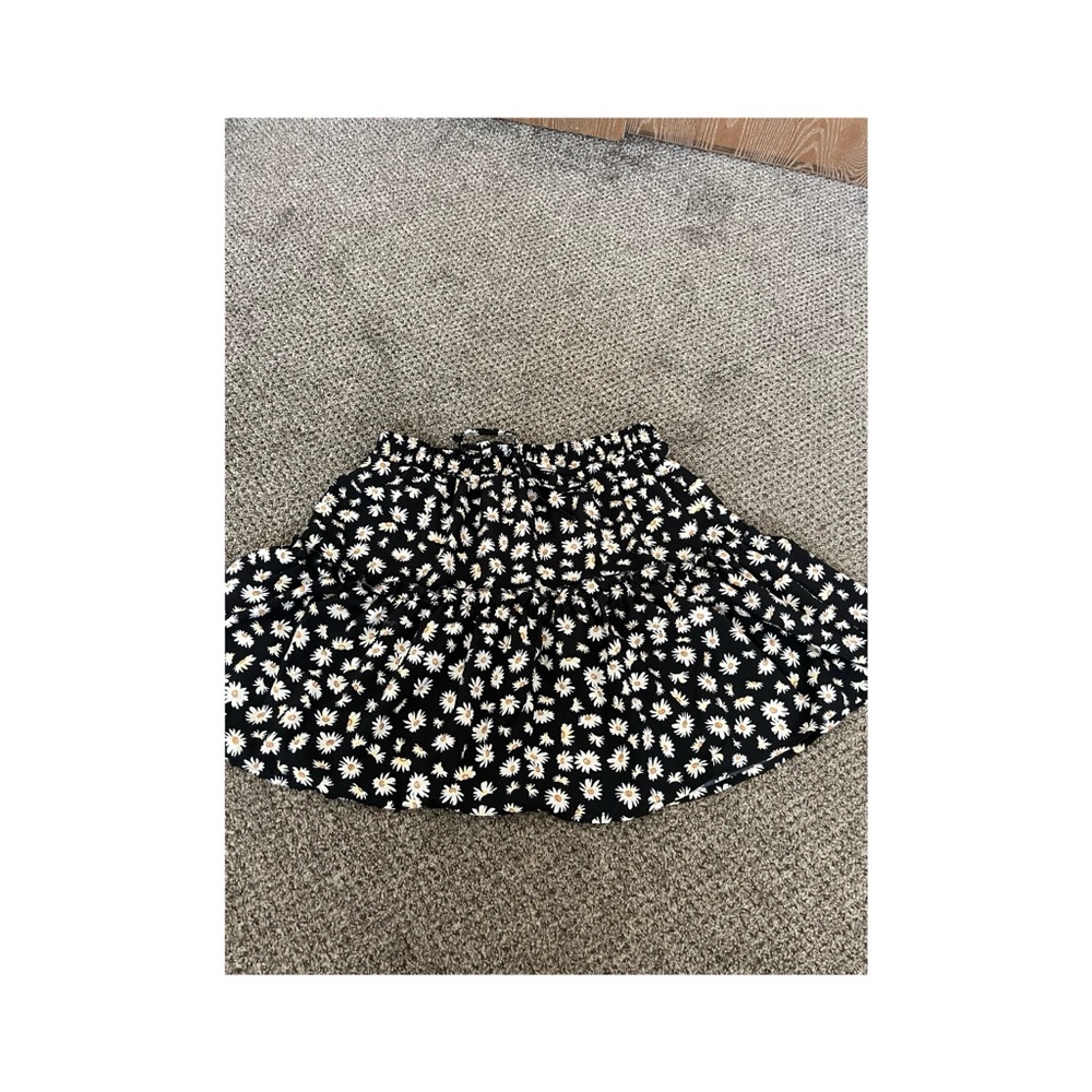 Black floral flowy short skirt from SHEIN, great condition